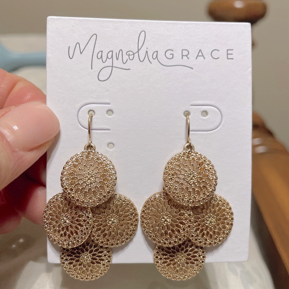 NEW-NWT Magnolia Grace Gold Disc Dangle Earrings